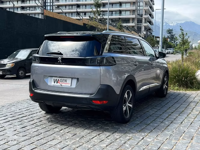PEUGEOT 5008 ALLURE BLUE HDI 1.5 AT 2024 - Imagen 6