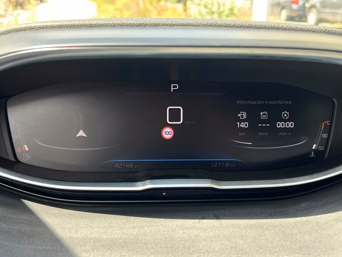 PEUGEOT 5008 ALLURE BLUE HDI 1.5 AT 2024 - Imagen 12