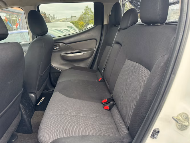 MITSUBISHI L200 2019 - Imagen 8
