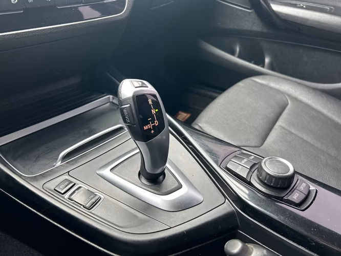 BMW 118I 1.5  2019 - Imagen 14