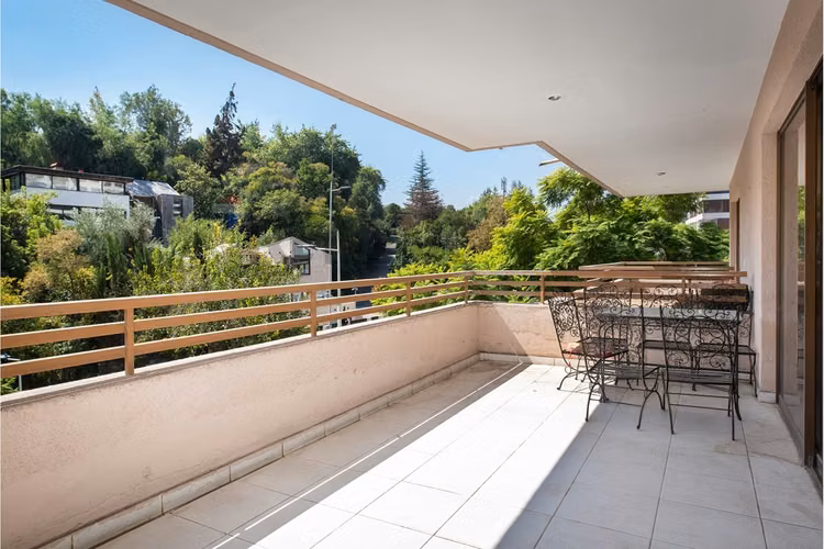 252 m² en el golf | gran potencial de remodelación - Imagen 4