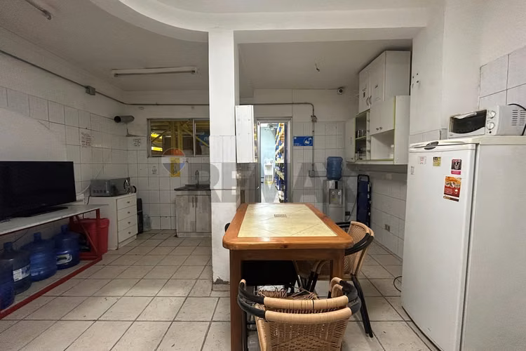 Gran local 287m²: ventas, bodegas y oficinas - Imagen 18
