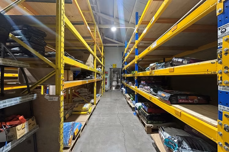 Gran local 287m²: ventas, bodegas y oficinas - Imagen 15
