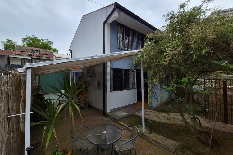 Venta casa en condominio cercana a vicuña mackenna