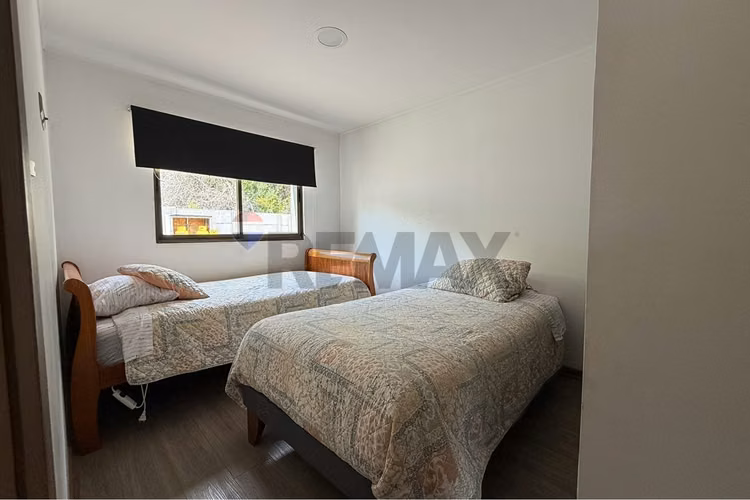 Gran casa con jardín y espacios recreativos - Imagen 18