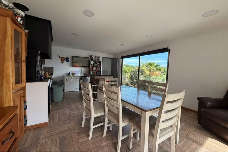 Gran casa con jardín y espacios recreativos - Imagen 7