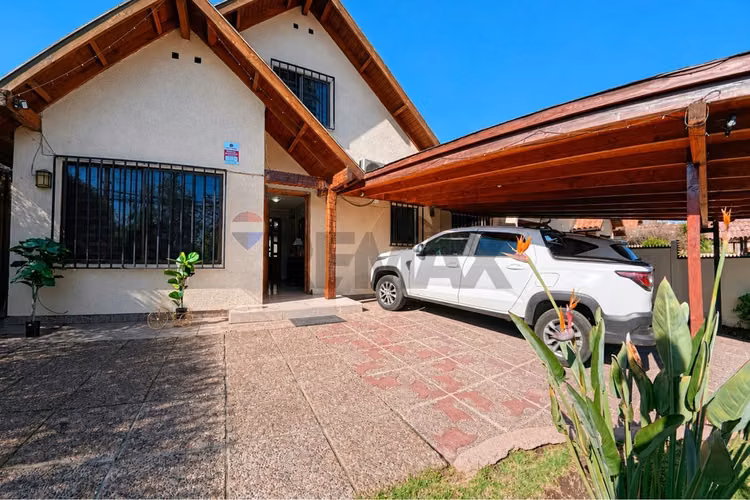 Casa en la florida con hermoso patio con quincho - Imagen 2