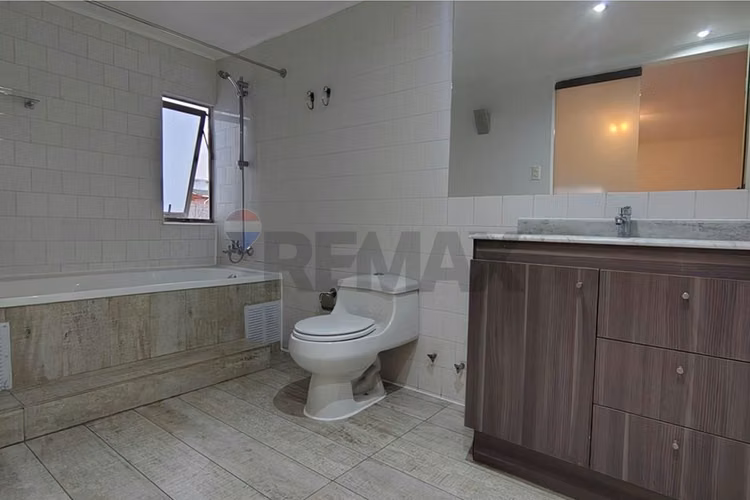 Casa remodelada en pasaje cerrado - Imagen 35