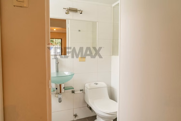 Casa remodelada en pasaje cerrado - Imagen 27