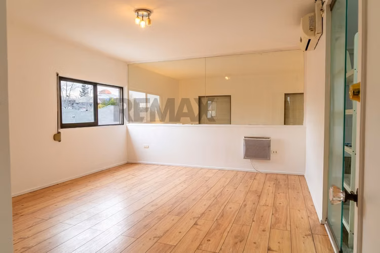 Casa remodelada en pasaje cerrado - Imagen 32