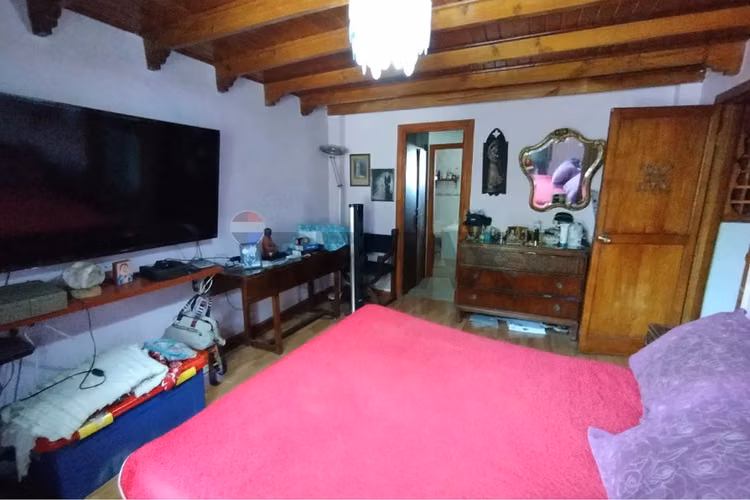 Casa patronal 1050 m2 de terreno, en la cisterna - Imagen 10