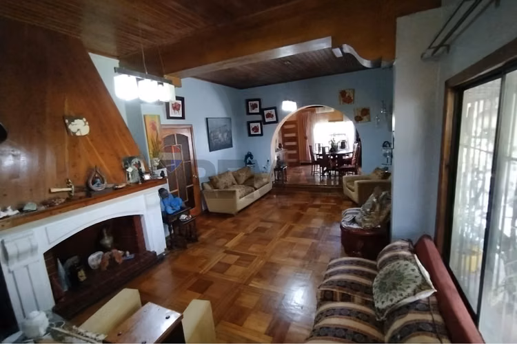 Casa patronal 1050 m2 de terreno, en la cisterna - Imagen 4