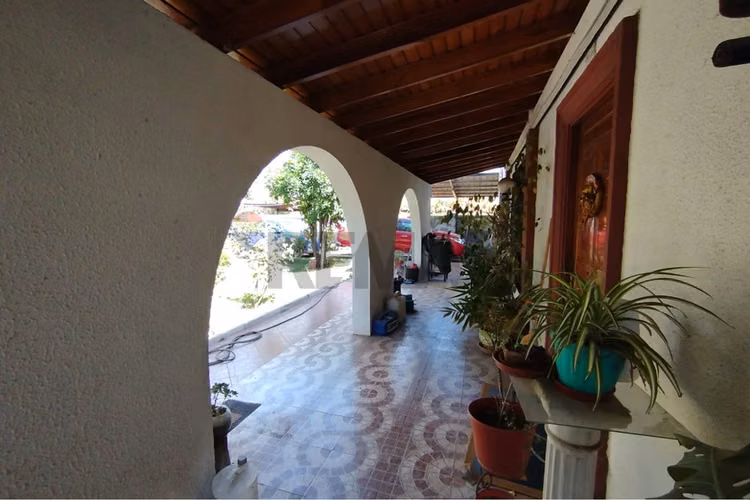 Casa patronal 1050 m2 de terreno, en la cisterna - Imagen 2