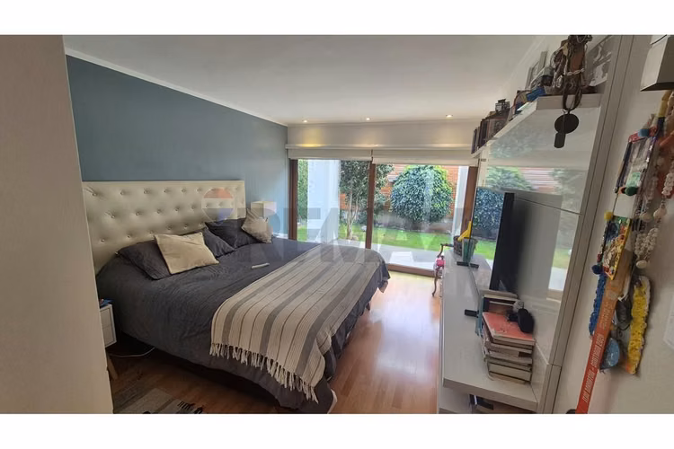 Moderna casa familiar 5d/4b/expectacular quincho - Imagen 3