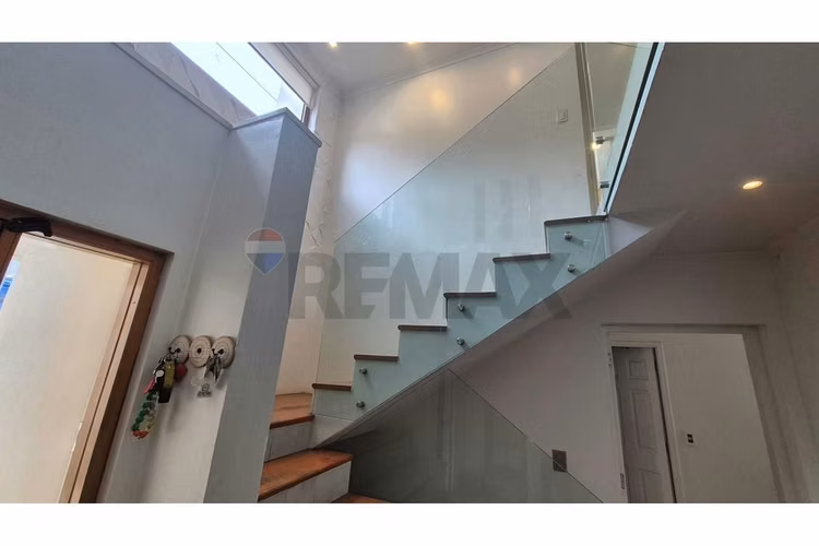 Moderna casa familiar 5d/4b/expectacular quincho - Imagen 12