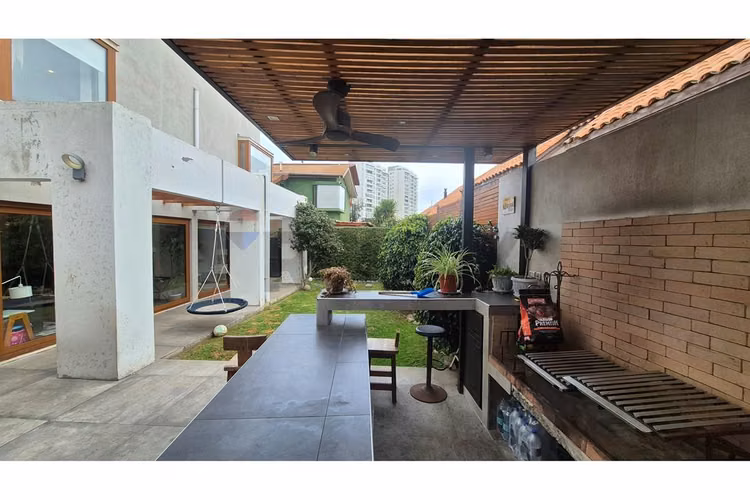 Moderna casa familiar 5d/4b/expectacular quincho