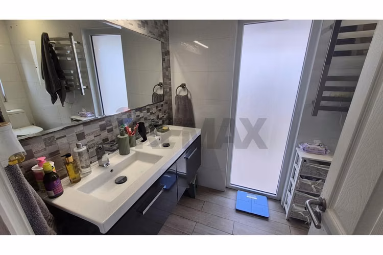 Moderna casa familiar 5d/4b/expectacular quincho - Imagen 9