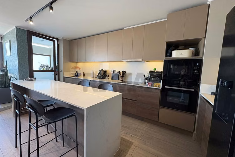 Espectacular duplex, terraza y vista - Imagen 3