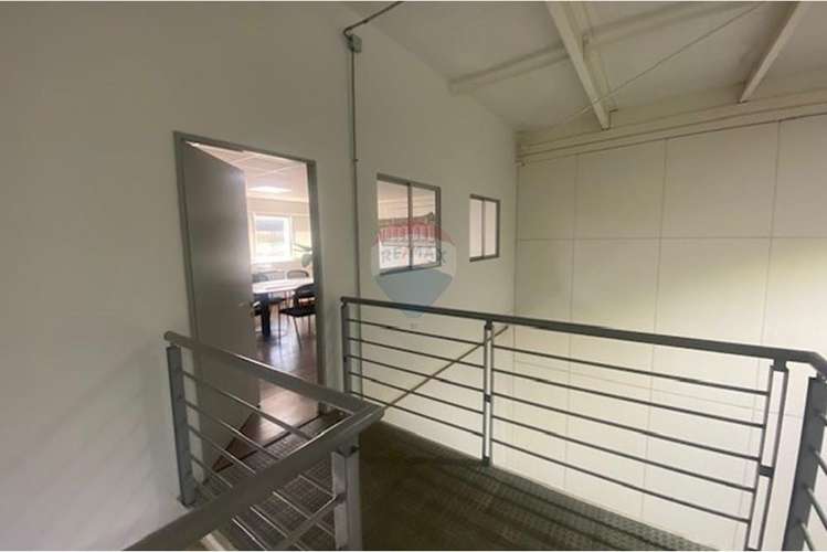 Bodegas con oficinas nuevas, lampa