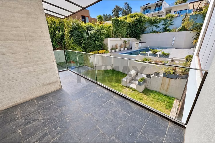 Se arrienda casa en condominio privado