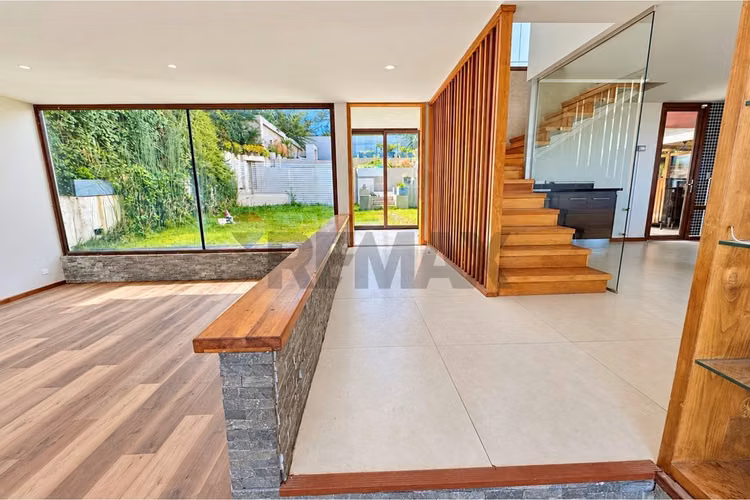 Se arrienda casa en condominio privado