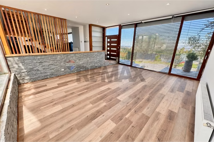 Se arrienda casa en condominio privado