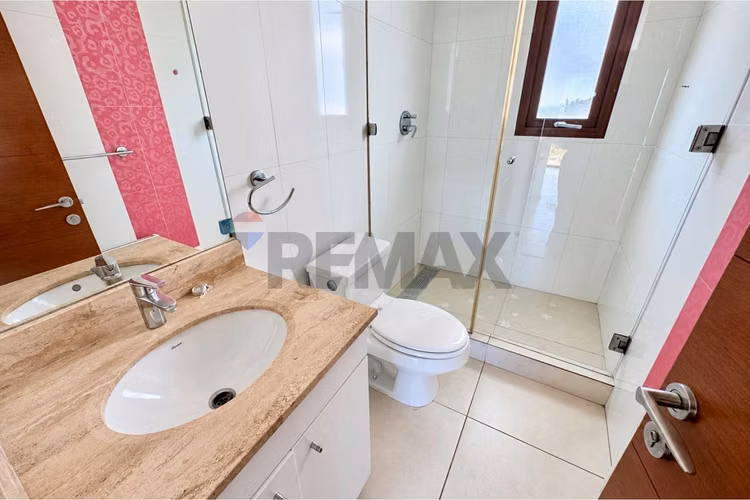 Se arrienda casa en condominio privado