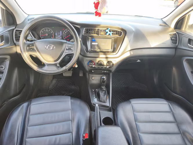 Hyundai i20 automático full 1.4 - Imagen 10