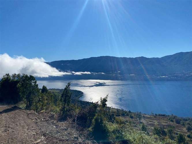 Parcelas con vista al Lago Riñihue, urbanizadas