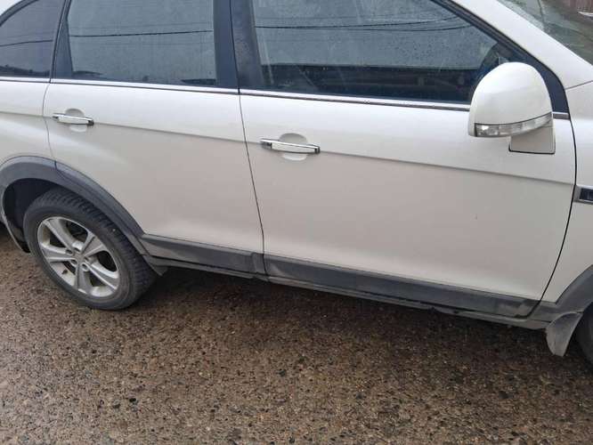 Se vende Captiva 4x4 Automática - Imagen 6