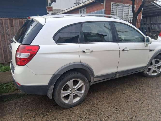 Se vende Captiva 4x4 Automática - Imagen 2
