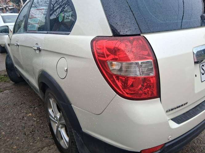 Se vende Captiva 4x4 Automática - Imagen 5