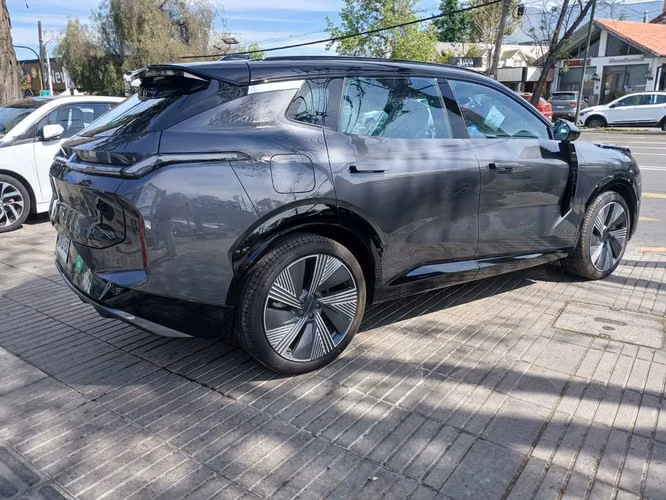 LYNK&CO 08 2027 - Imagen 6