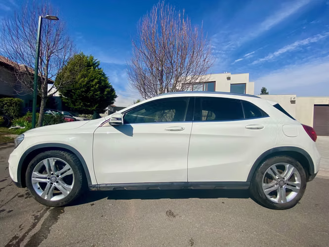 Mercedes Benz GLA 200, año 2015. - Imagen 2