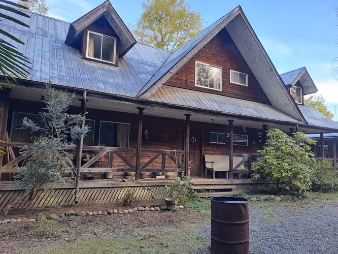 VENDO PARCELA CON ORILLA DE RIO MAS  HERMOSA CASA - Imagen 3