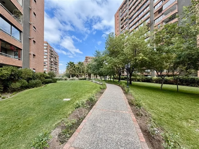 Departamento en arriendo de 2 dorm. en Vitacura