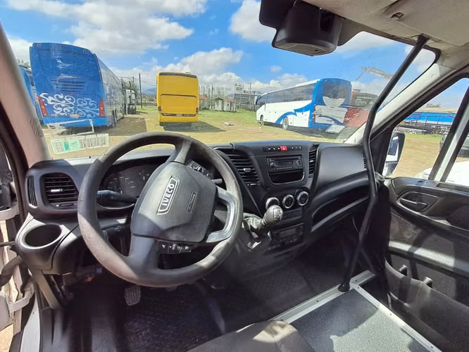 Minibus Iveco NEW DAILY 50C17HB Año 2017 - Imagen 6