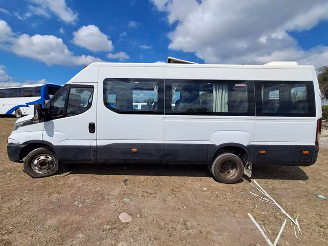 Minibus Iveco NEW DAILY 50C17HB Año 2017 - Imagen 2