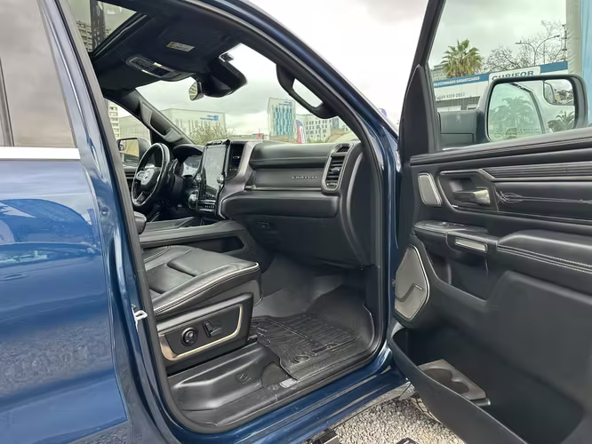RAM 1500 NEW LIMITED 4X4 HEMI 5.7 UNICO DUEÑO 2021 - Imagen 16