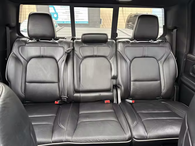 RAM 1500 NEW LIMITED 4X4 HEMI 5.7 UNICO DUEÑO 2021 - Imagen 18