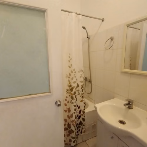 Arriendo casa  en Valparaíso Avenida Ecuador #343 - Imagen 4