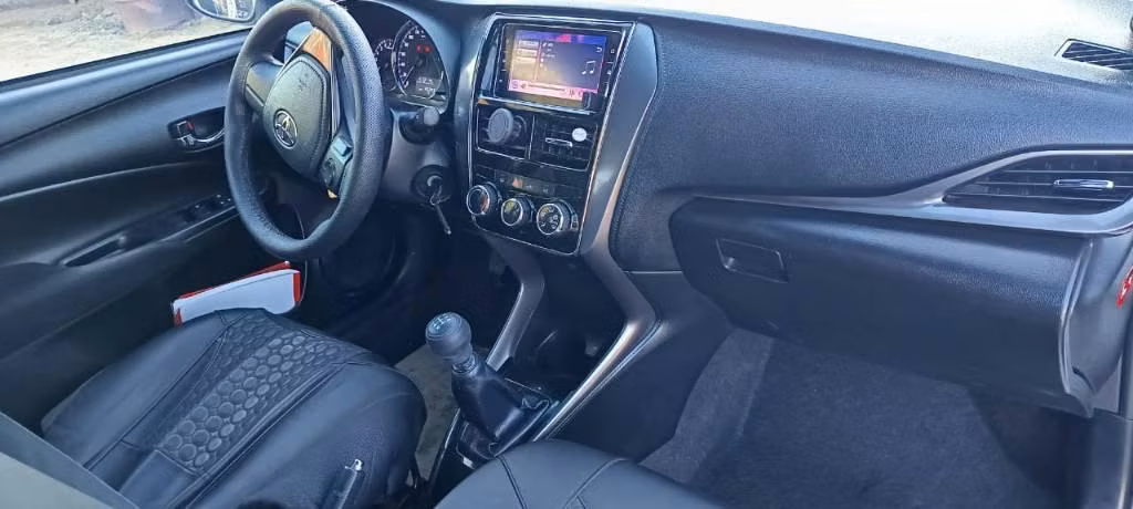Vendo toyota yaris 2022