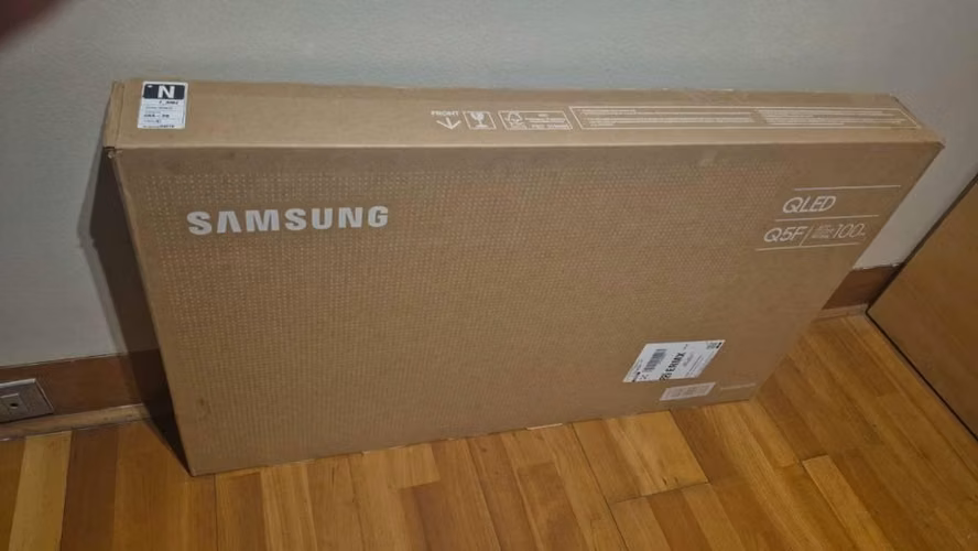 TV Samsung 40 QLed - Imagen 2