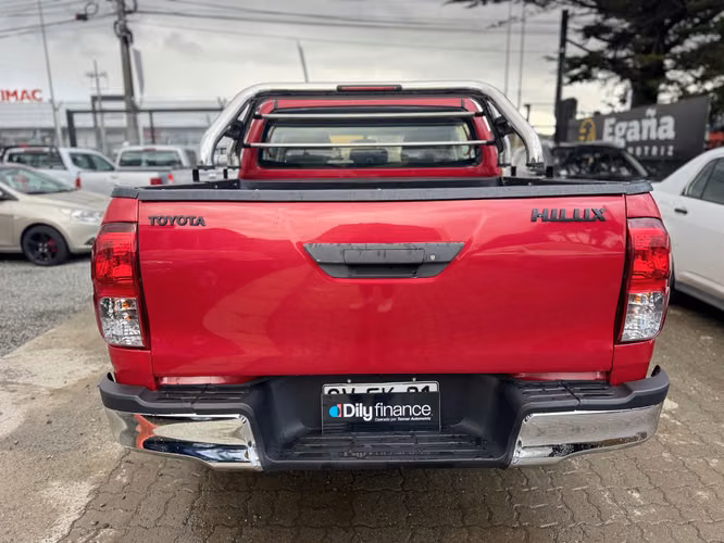 TOYOTA HILUX 2023 - Imagen 5