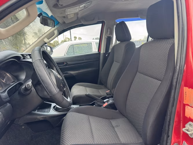 TOYOTA HILUX 2023 - Imagen 7