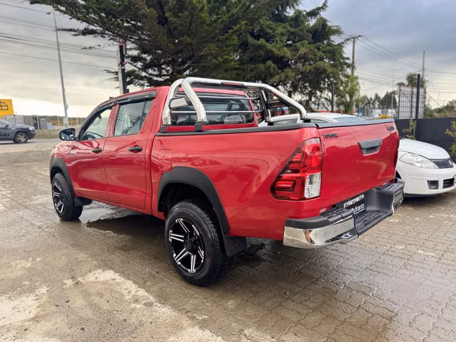 TOYOTA HILUX 2023 - Imagen 6