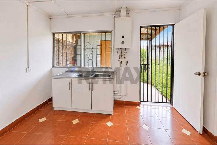 Casa 2d /1b en arriendo, recoleta