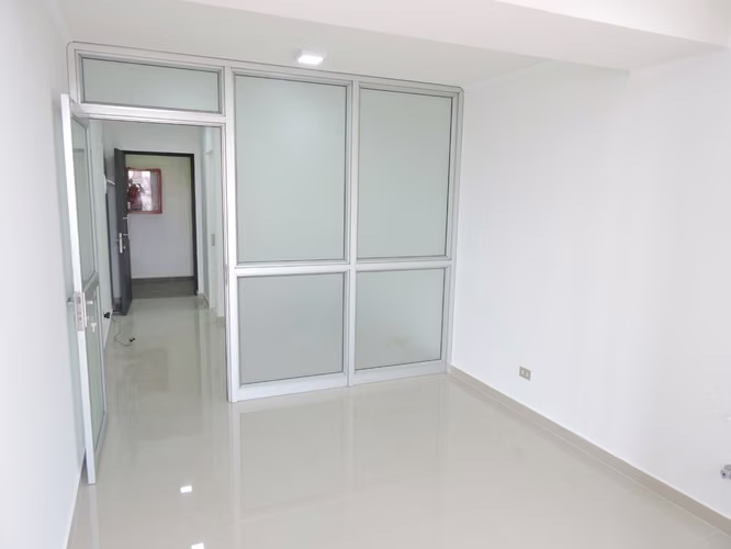 OPORTUNIDAD VENTA OFICINA EN LA SERENA - Imagen 6