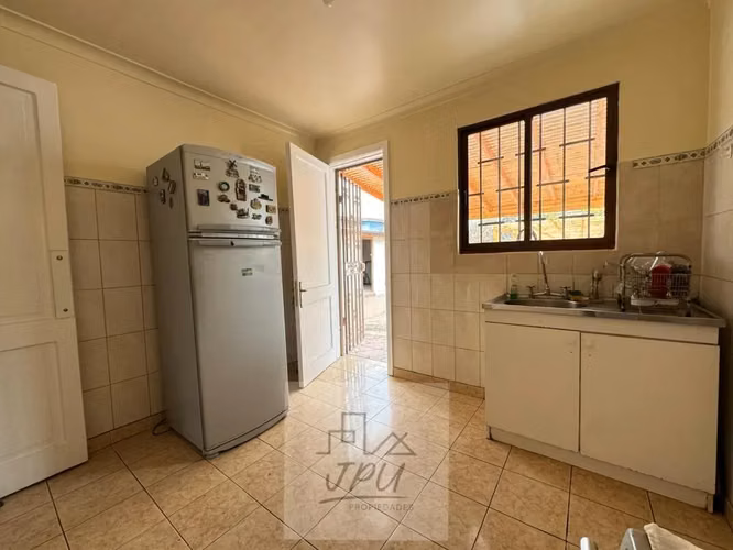 CASA REMODELADA EN ANGAMOS IDEAL PARA HOGAR, CENTRO - Imagen 13