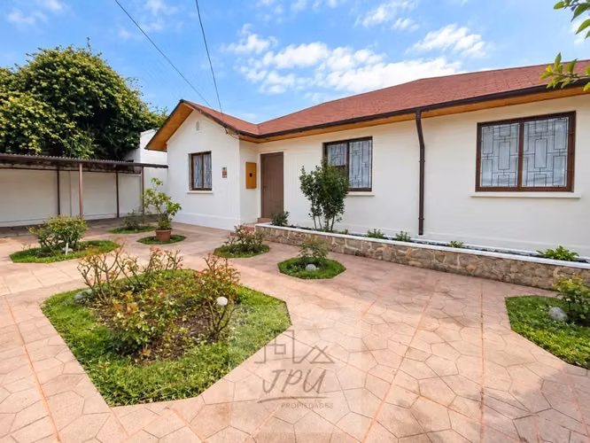 CASA REMODELADA EN ANGAMOS IDEAL PARA HOGAR, CENTRO - Imagen 2